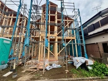 【東京都/西東京市泉町】西東京市泉町二丁目　新築戸建　A号棟/全4号棟 建築中の外観：全四区画・右側