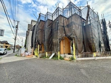 【東京都/西東京市北町】西東京市北町三丁目　新築戸建　1号棟 建築中の外観：全3区画・左側