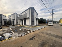 【東京都/西東京市新町】西東京市新町3丁目　新築戸建　A号棟 前面道路：全5号棟/右から2番目の隣