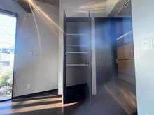 【東京都/調布市布田】調布市布田5丁目　中古戸建 物入れ