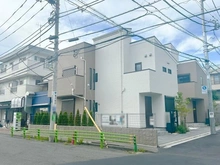 【東京都/世田谷区玉堤】世田谷区玉堤1丁目新築戸建て1号棟 外観：写真中央(全2区画)