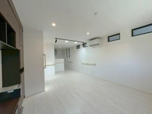 【神奈川県/横浜市鶴見区向井町】横浜市鶴見区向井町4丁目 中古一戸建て リビング・ダイニング：造作家具は新築時に設置されたものです。