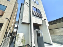 【東京都/世田谷区玉川】世田谷区玉川3丁目 新築戸建て A号棟 外観：全2棟／右側　A号棟