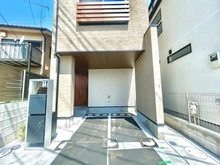 【東京都/世田谷区玉川】世田谷区玉川3丁目 新築戸建て B号棟 外観：全2棟／左側　B号棟