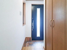 【神奈川県/川崎市多摩区長沢】川崎市多摩区長沢2丁目　中古戸建 玄関