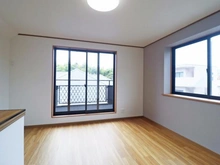 【神奈川県/川崎市多摩区長沢】川崎市多摩区長沢2丁目　中古戸建 洋室：約7.0帖