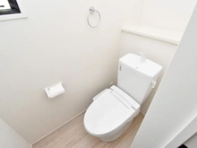 【神奈川県/川崎市麻生区王禅寺東】川崎市麻生区王禅寺東6丁目　新築戸建3号棟 トイレ：1階