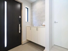 【東京都/足立区本木南町】足立区本木南町　新築戸建1号棟 玄関：シューズインクローゼット付き