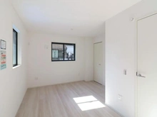 【東京都/足立区本木南町】足立区本木南町　新築戸建1号棟 洋室：約8.2帖