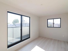 【東京都/足立区本木南町】足立区本木南町　新築戸建1号棟 洋室：約10.1帖
ウォークインクローゼット付き