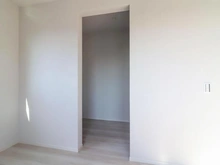 【東京都/足立区本木南町】足立区本木南町　新築戸建1号棟 洋室：約10.1帖
ウォークインクローゼット付き