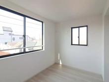 【東京都/足立区本木南町】足立区本木南町　新築戸建1号棟 洋室：約6.5帖
ウォークインクローゼット付き