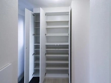 【東京都/府中市浅間町】府中市浅間町4丁目新築戸建【1号棟】 玄関：収納