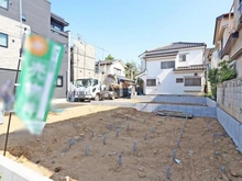 【東京都/足立区大谷田】足立区大谷田5丁目　新築戸建1号棟 現地（建築前）：全2棟／手前