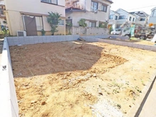 【東京都/足立区大谷田】足立区大谷田5丁目　新築戸建2号棟 現地（建築前）：全2棟　手前