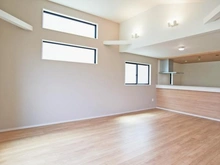 【東京都/三鷹市深大寺】三鷹市深大寺3丁目新築戸建1号棟 LDK:約19.7帖
床暖房付き