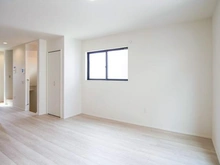 【東京都/三鷹市深大寺】三鷹市深大寺3丁目新築戸建2号棟 LDK:約16.2帖
床暖房付き