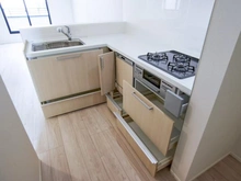 【東京都/三鷹市深大寺】三鷹市深大寺3丁目新築戸建2号棟 キッチン:L字キッチン