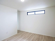 【東京都/三鷹市深大寺】三鷹市深大寺3丁目新築戸建2号棟 洋室:約7.5帖
ウォークインクローゼット付き