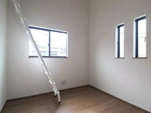 【東京都/日野市平山】日野市平山5丁目　新築戸建1号棟 洋室：約5.2帖