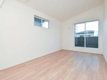 【神奈川県/相模原市南区大野台】相模原市南区大野台3丁目 　新築戸建1号棟 洋室：約7.8帖
ウォークインクローゼット付き