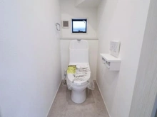 【神奈川県/平塚市高浜台】平塚市高浜台 2号棟 トイレ:1階