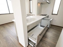 【神奈川県/平塚市高浜台】平塚市高浜台　3号棟 キッチン：収納