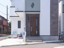 【神奈川県/相模原市南区東大沼】相模原市南区東大沼4丁目　新築戸建1号棟 玄関