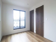 【神奈川県/相模原市南区東大沼】相模原市南区東大沼4丁目　新築戸建1号棟 洋室：約5.5帖