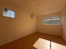 【神奈川県/秦野市今泉】秦野今泉新築戸建【1号棟】 洋室：約6.7帖
ウォークインクローゼット付き