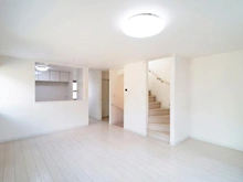 【神奈川県/横浜市港南区港南】横浜市港南区港南6丁目中古戸建 LDK：約18.3帖