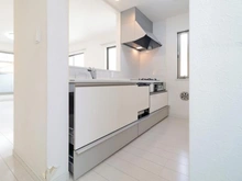 【神奈川県/横浜市港南区港南】横浜市港南区港南6丁目中古戸建 キッチン：収納