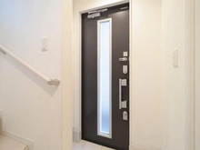 【神奈川県/横浜市港南区港南】横浜市港南区港南6丁目中古戸建 玄関