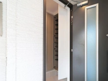 【神奈川県/横浜市港南区港南】横浜市港南区港南6丁目中古戸建 玄関