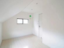 【神奈川県/横浜市港南区港南】横浜市港南区港南6丁目中古戸建 サービスルーム（納戸）：約5.5帖