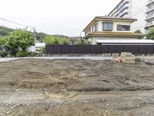 【東京都/稲城市大丸】稲城市大丸新築戸建【1号棟】 現地（建築前）：全3棟／写真中央