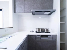 【東京都/稲城市平尾】稲城市平尾2丁目　2号棟 キッチン：L字キッチン