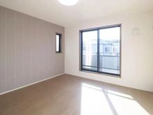 【東京都/稲城市平尾】稲城市平尾2丁目　2号棟 洋室：約9.0帖
ウォークインクローゼット付き