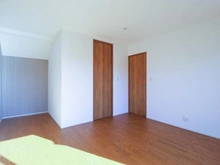 【東京都/稲城市平尾】稲城市平尾2丁目　5号棟 洋室：約9.5帖
ウォークインクローゼット付き