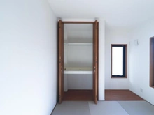 【東京都/稲城市平尾】稲城市平尾2丁目　5号棟 畳コーナー：約5.2帖