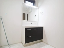 【東京都/稲城市平尾】稲城市平尾2丁目　8号棟 洗面室