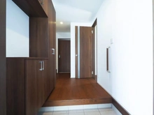 【東京都/稲城市平尾】稲城市平尾2丁目　8号棟 玄関