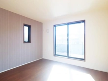 【東京都/稲城市平尾】稲城市平尾2丁目　8号棟 洋室：約8.0帖
ウォークインクローゼット付き