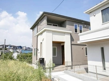 【神奈川県/川崎市多摩区南生田】ラグラス読売ランド前9　2号棟 外観：写真奥の建物。全２棟。