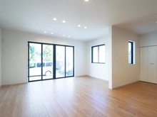 【神奈川県/川崎市麻生区片平】川崎市麻生区片平1丁目新築戸建 リビング・ダイニング：床暖房付き