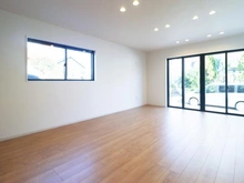 【神奈川県/川崎市麻生区片平】川崎市麻生区片平1丁目新築戸建 リビング・ダイニング：床暖房付き