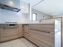 【神奈川県/川崎市麻生区片平】新築戸建FOREST TOWN片平 11号棟 キッチン：Ｌ字キッチン