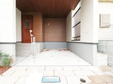 【東京都/多摩市和田】多摩市和田　新築戸建2号棟 玄関