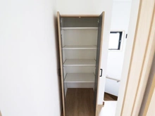 【東京都/西東京市南町】西東京市南町一丁目　中古戸建 廊下：2階廊下収納