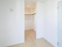 【東京都/府中市若松町】府中市若松町3丁目　新築戸建1号棟 洋室：約7.5帖
ウォークインクローゼット付き